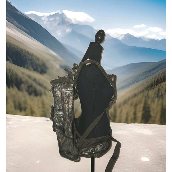 NWT! Mossy Oak Outdoor Hunting Hiking Camping Backpack 14x18x5 - Picture 1 of 9